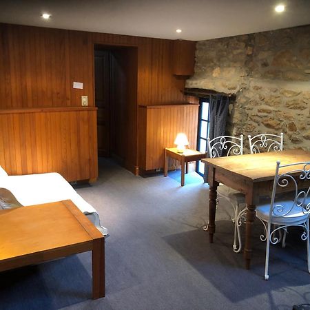 La Goelette Apartment Saint Suliac Ruang foto