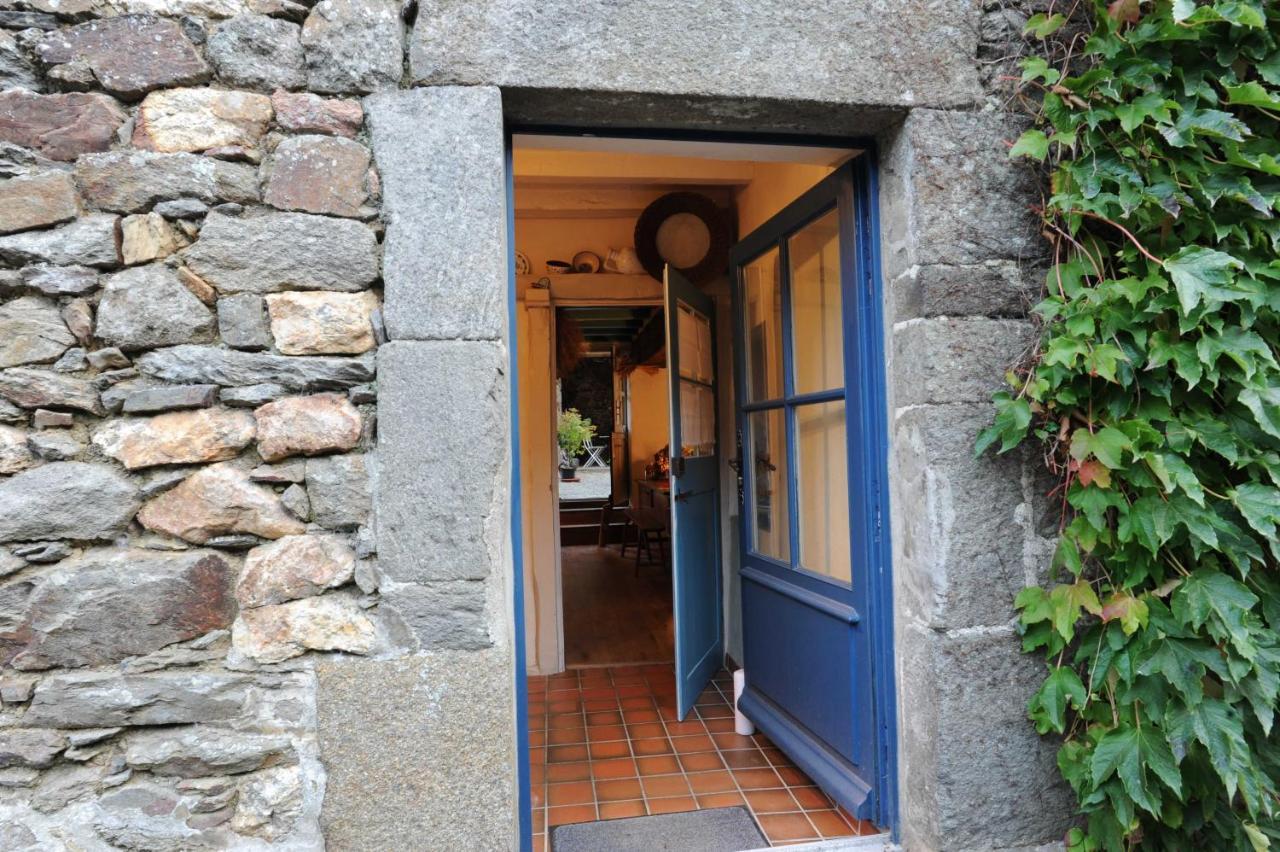 La Goelette Apartment Saint Suliac Bagian luar foto