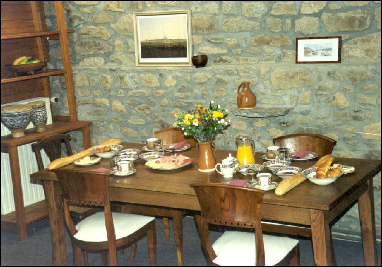 La Goelette Apartment Saint Suliac Bagian luar foto